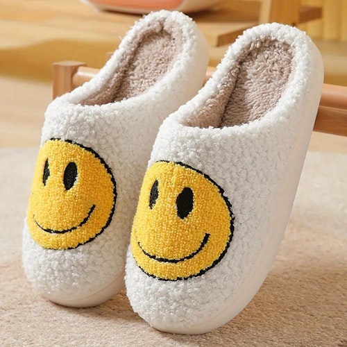Kawaii Design Smiling Face Slippers, Warm Slip On Soft Plush Cozy Shoes, Women's Indoor Home Slippers Size (5.5-6) Color (White)