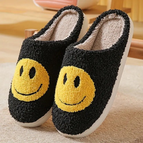 Kawaii Design Smiling Face Slippers, Warm Slip On Soft Plush Cozy Shoes, Women's Indoor Home Slippers Size (5.5-6) Color (Black)