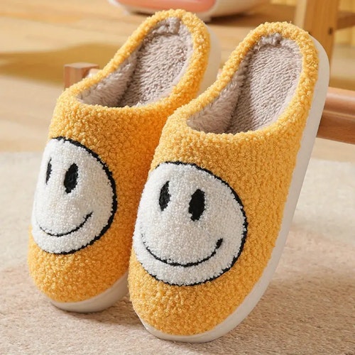 Kawaii Design Smiling Face Slippers, Warm Slip On Soft Plush Cozy Shoes, Women's Indoor Home Slippers Size (9.5-10) Color (All Yellow)